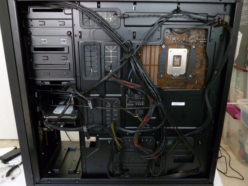 nzxt-s810-3