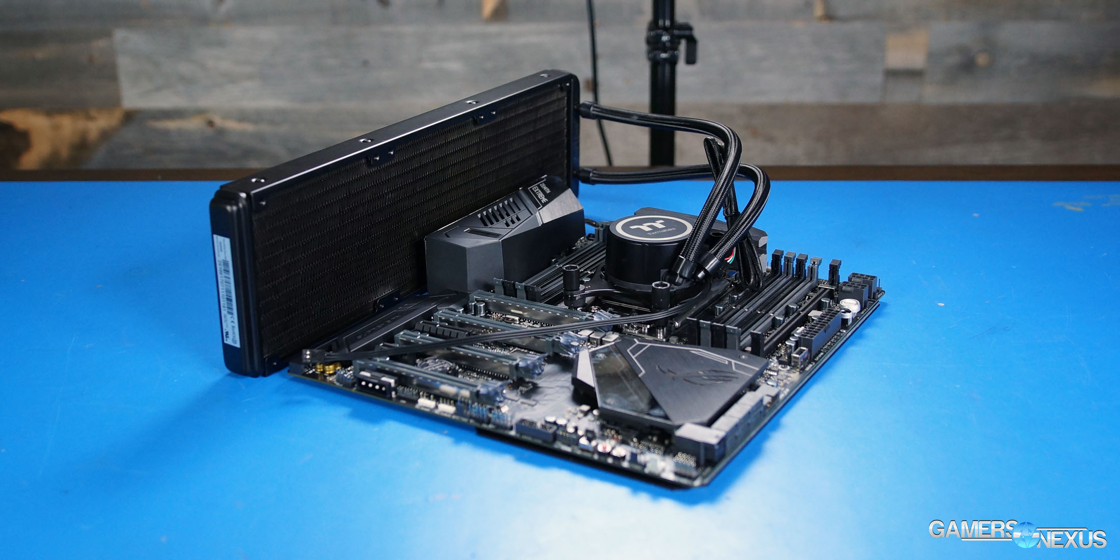 amd threadripper board installed