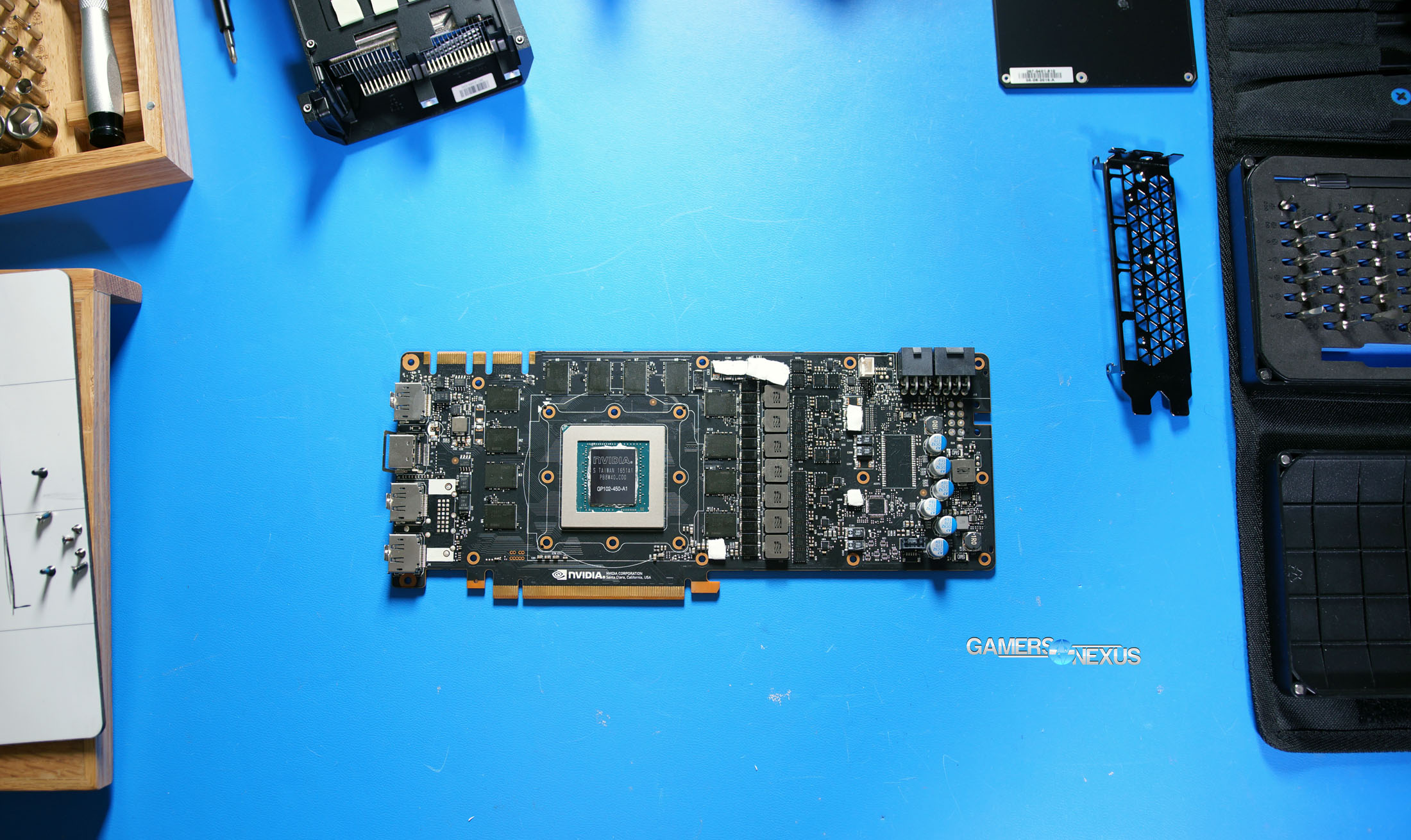 titan-xp-tear-down pcb-1